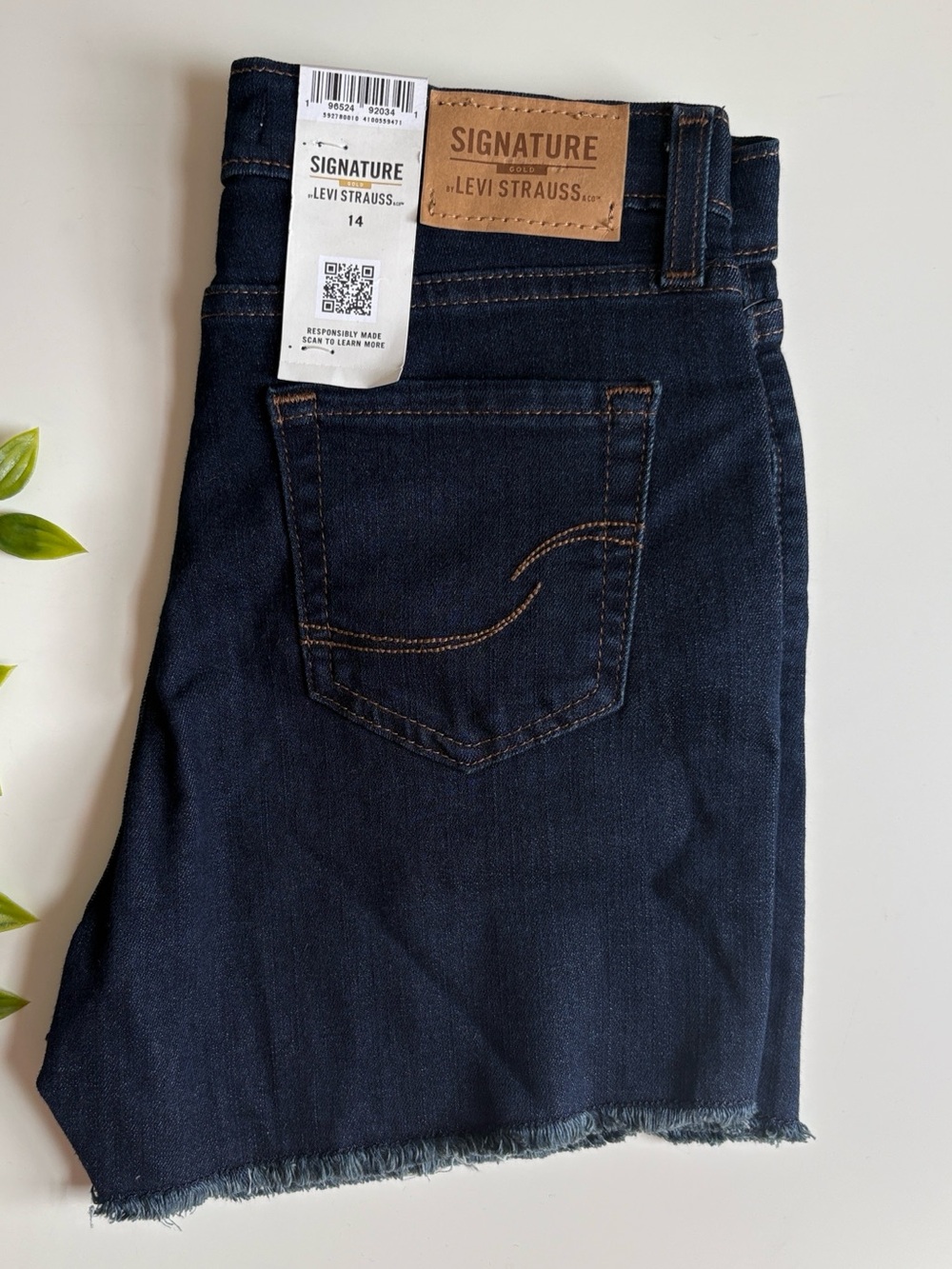 NWT girls signature by levi strauss high rise jeans shorts 3”